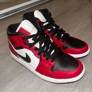 Air Jordan 1 Retro High OG 'Chicago Lost & Found'
